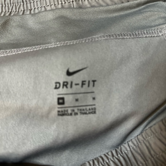grey nike running shorts - Picture 4 of 4